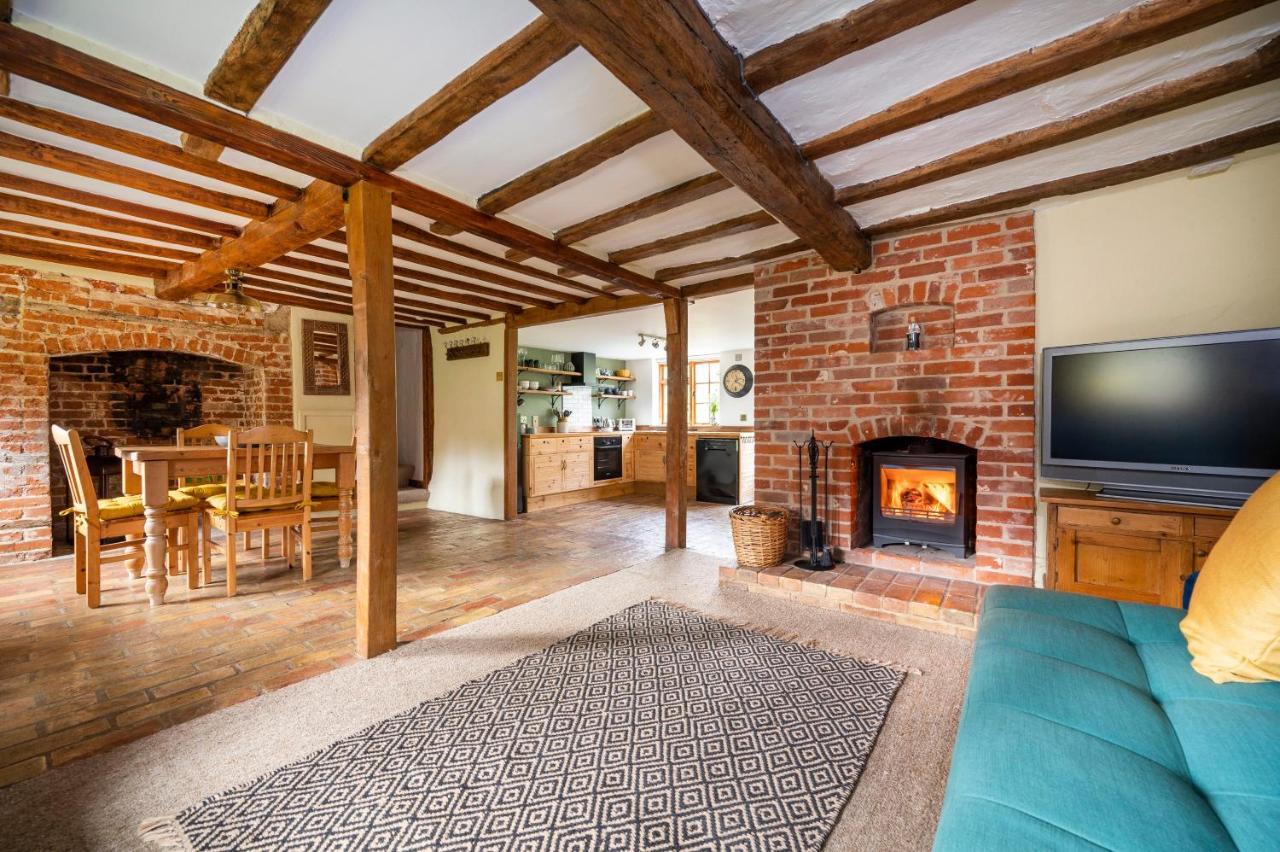 Buttercup Cottage, * Hartest
