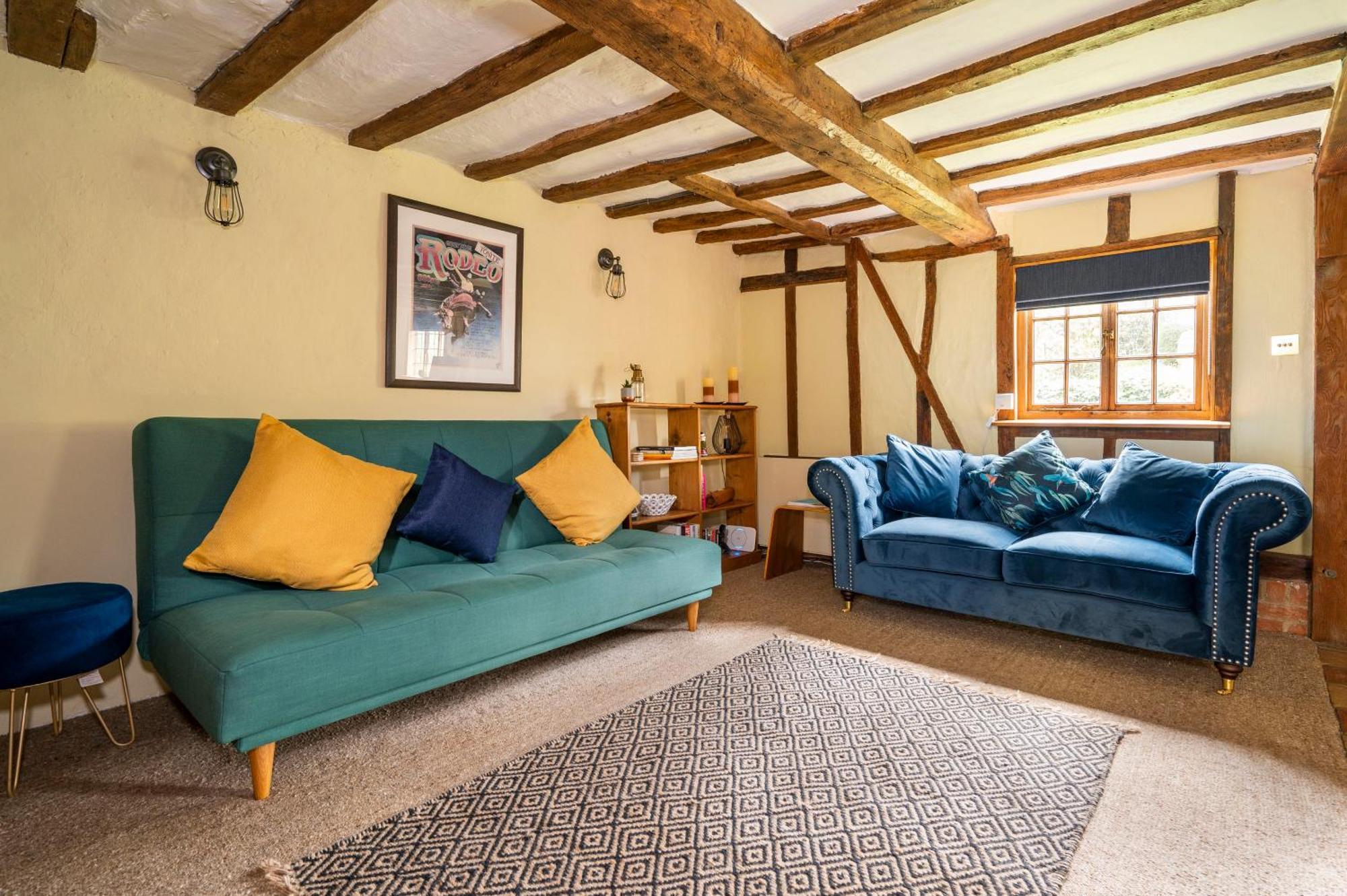 Holiday home Buttercup Cottage, *